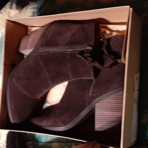 LuckyBrand Brown suede ankle boots BNWT size10M NEW